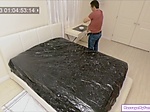Asian masseuse handjobs a guy on spycam 